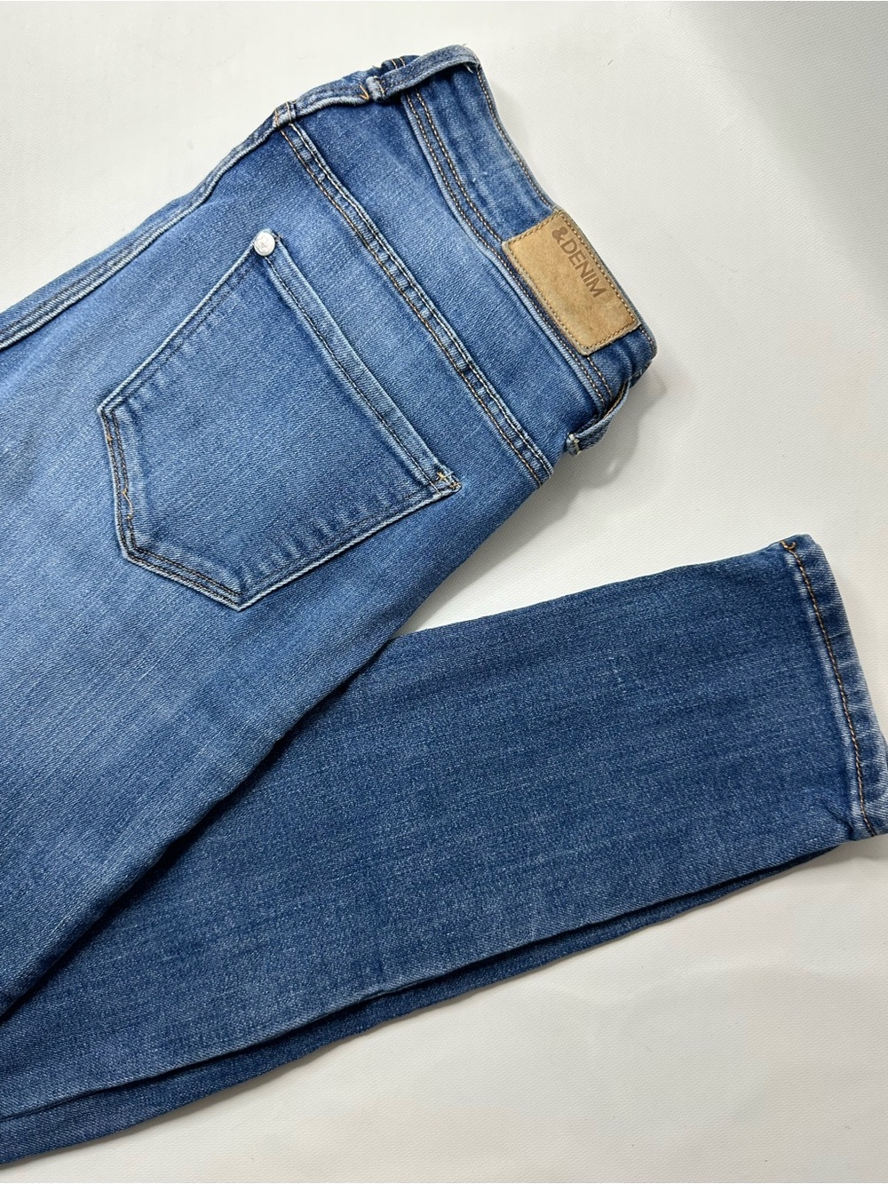 H&M &Denim Womens Jeans 30” Sz 10 Skinny Regular Waist Medium Wash Blue Stretch